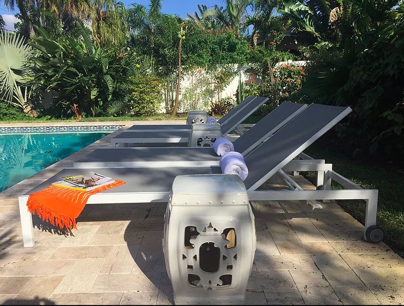 多个泳池装饰想法