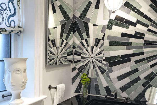 本周改造 -  Courtney McLeod浴室马赛克墙壁