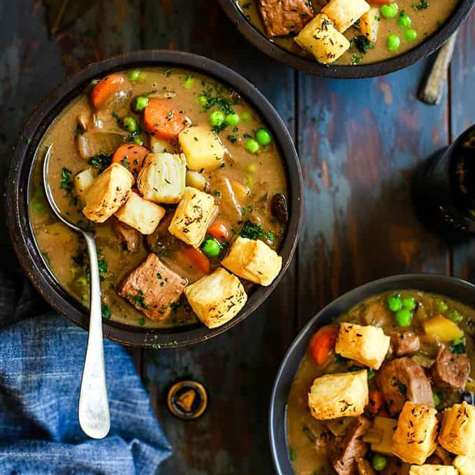 牛肉和吉尼斯锅馅饼汤-锅土豆汤