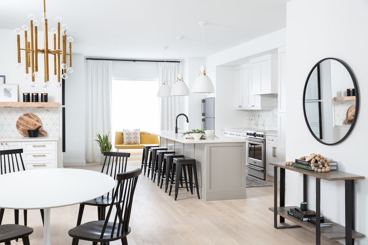 一个开放的概念内部，那里的厨房和餐厅相连