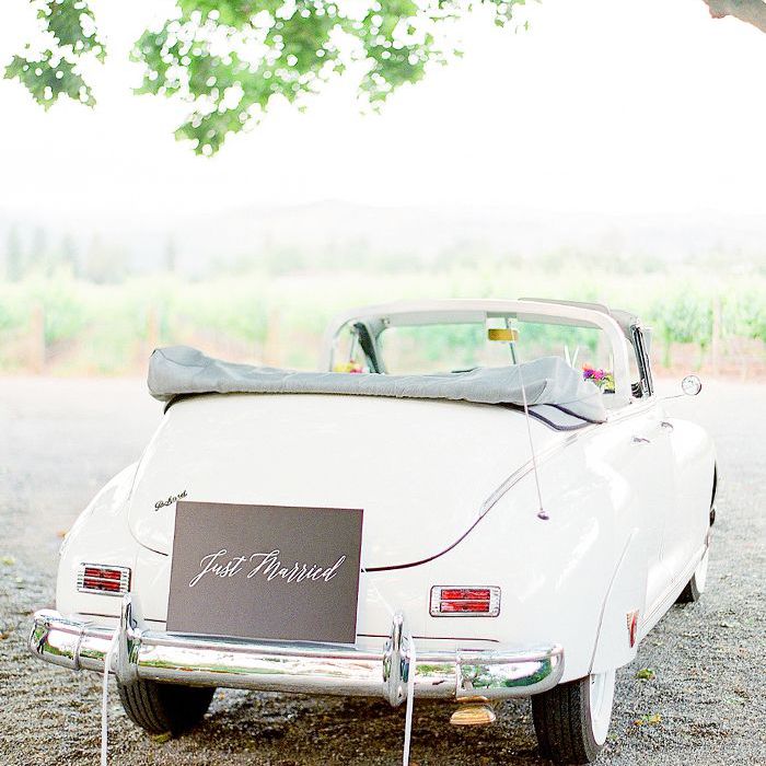 全白色的婚纱装饰