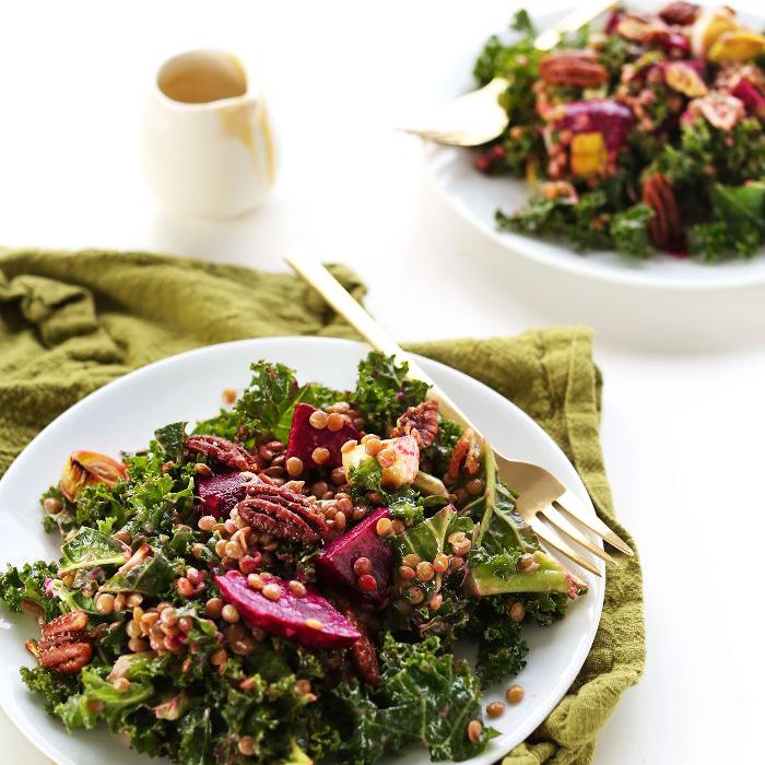 羽衣甘蓝，扁豆和烤甜菜沙拉