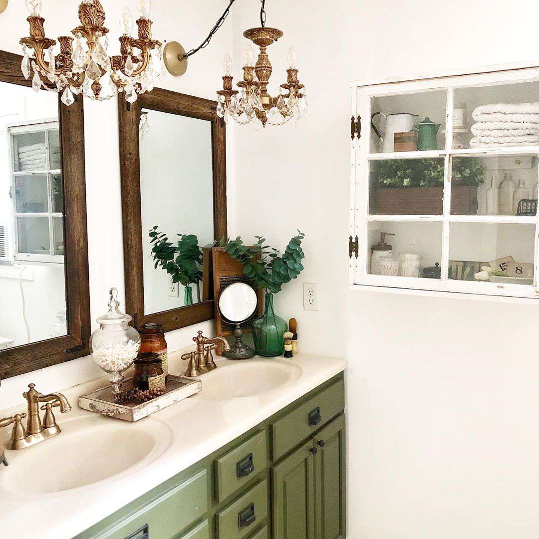 浴室带绿色的虚荣心