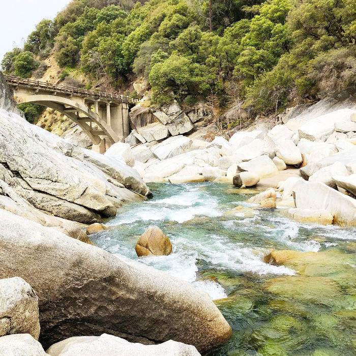 加州内华达城的河流景观