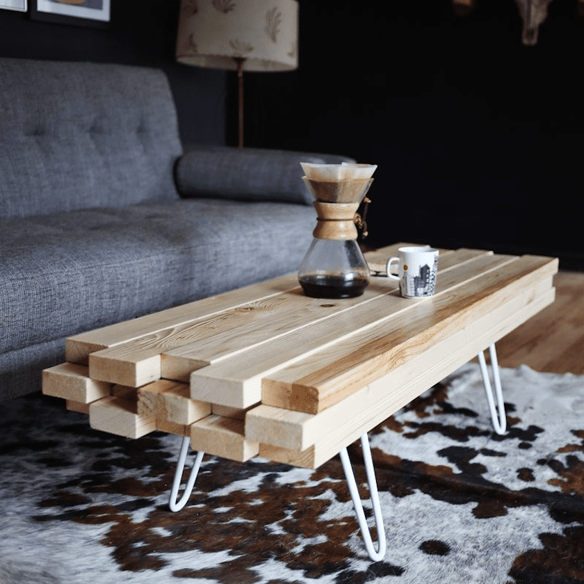 在客厅2X4 DIY咖啡桌