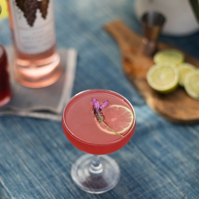 覆盆子薰衣草喷雾鸡尾酒