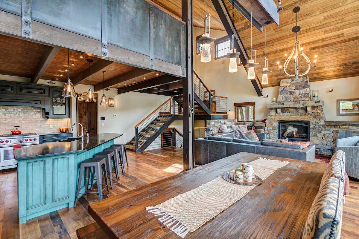 木屋客厅与蓝绿色岛屿