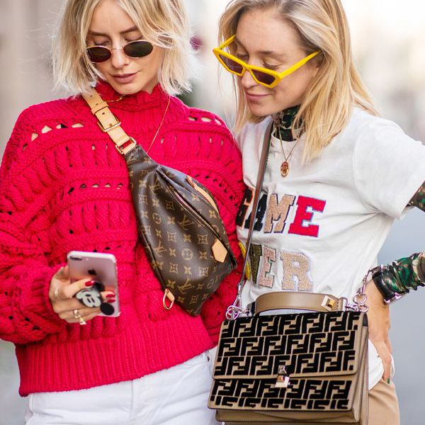 两个女人电话，如何让别人停止你发短信“class=