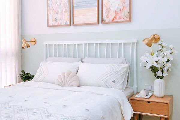 带贝壳枕头的卧室