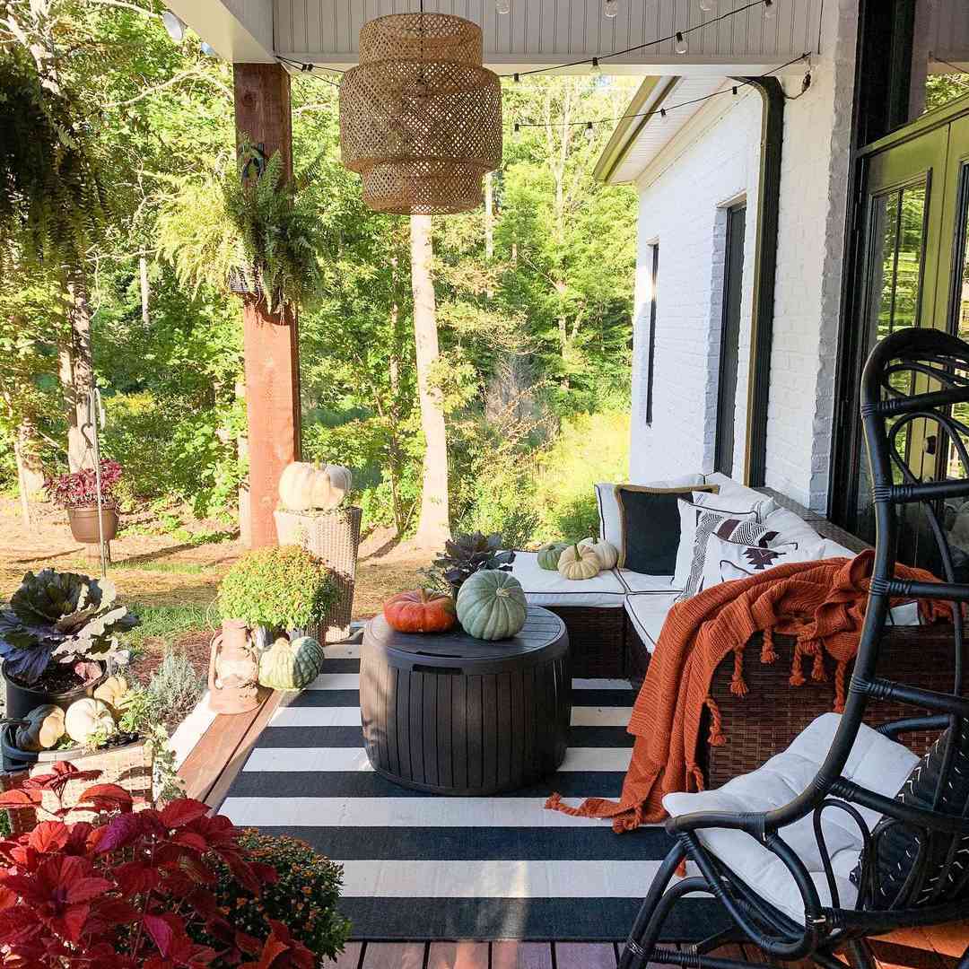 露台与悬挂吊灯