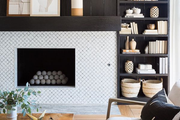 带壁炉的客厅
