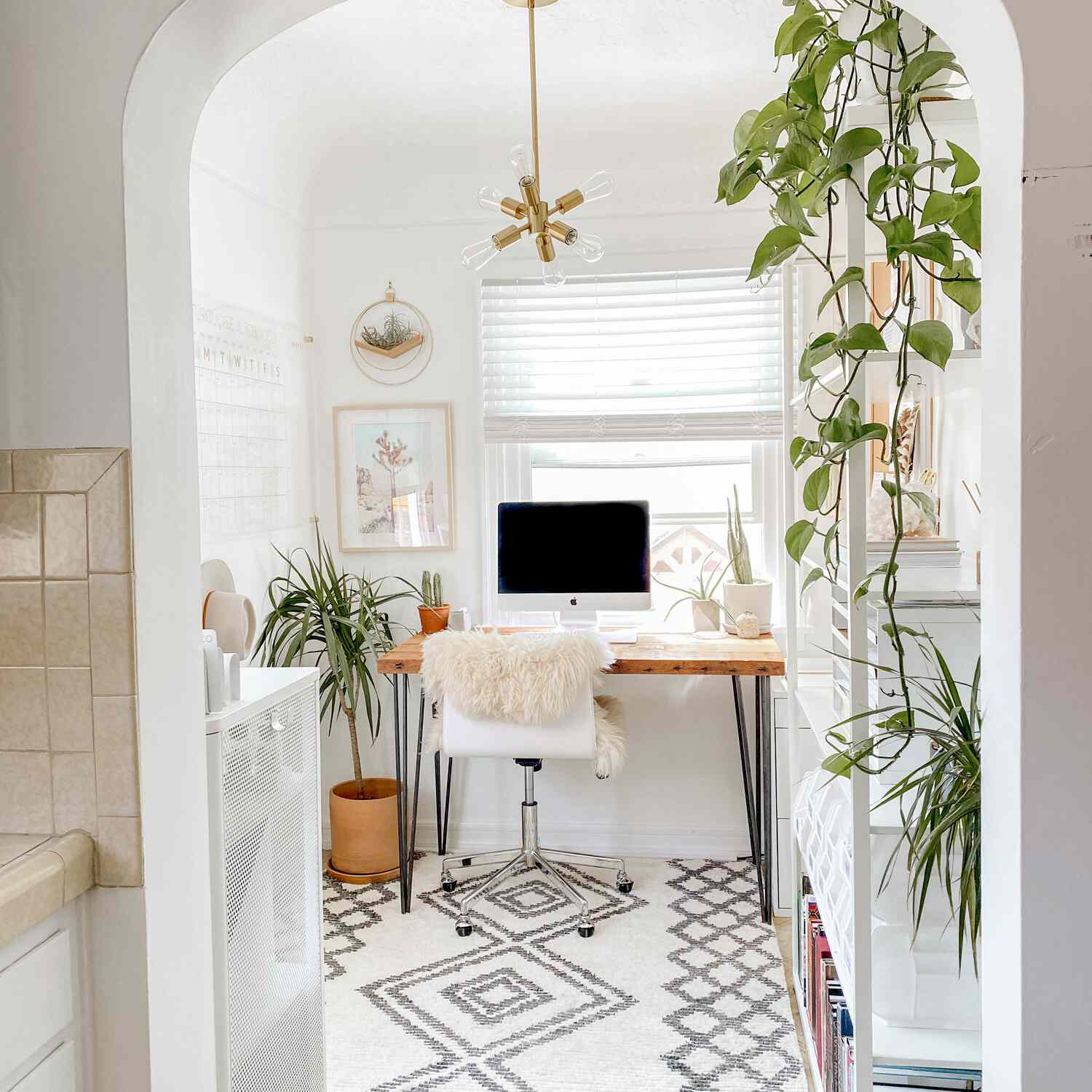 办公室有白色的口音