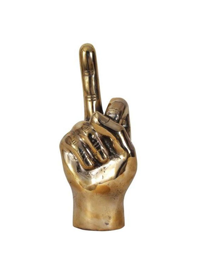 黑色中指铜雕塑