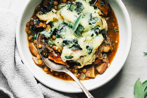 土耳其为感恩节的替代品 - 素食主义者蘑菇肉汁馅饼