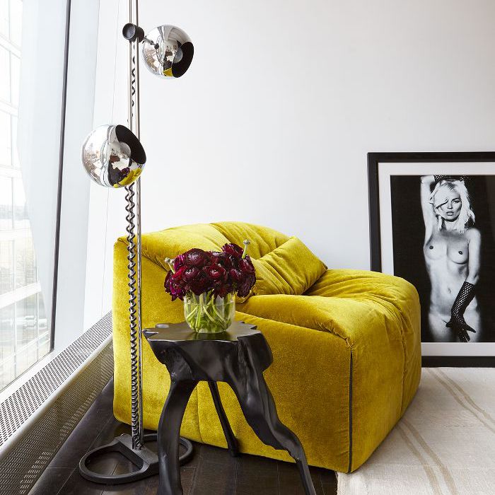 杰西卡·舒斯特主页视频 - 黄椅