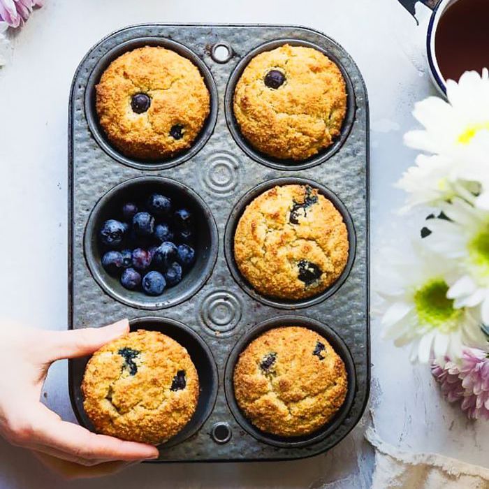 酮松饼食谱-蓝莓松饼配杏仁面粉