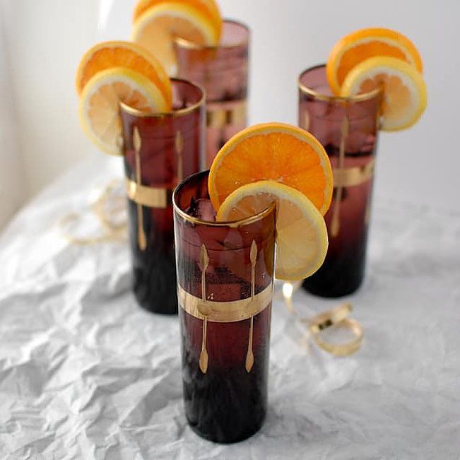 鸡尾酒香槟笛子。