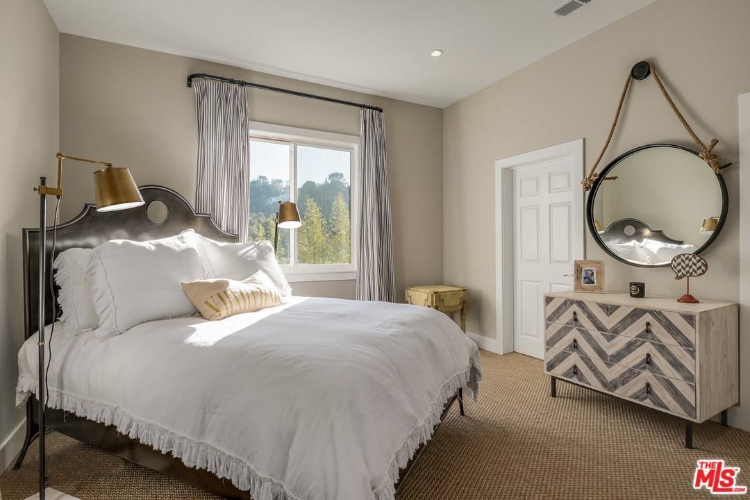 露西·黑尔Studio City的主页