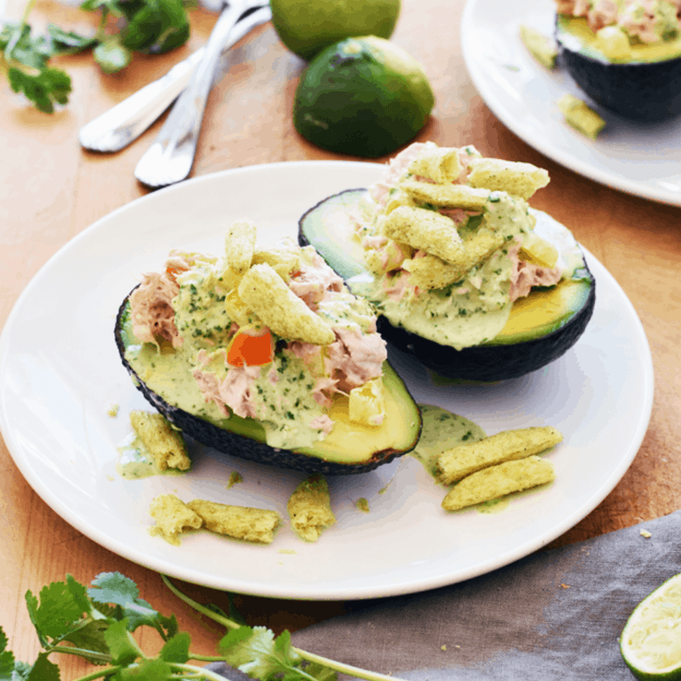 金枪鱼用香菜石灰酱酿鳄鱼