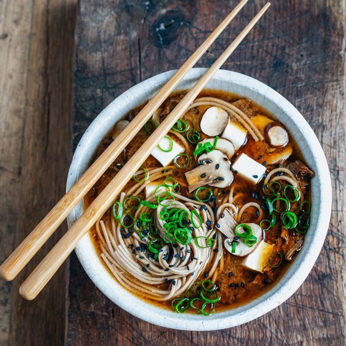 低碳水化合物食谱秋季 - 味噌蘑菇荞麦面汤