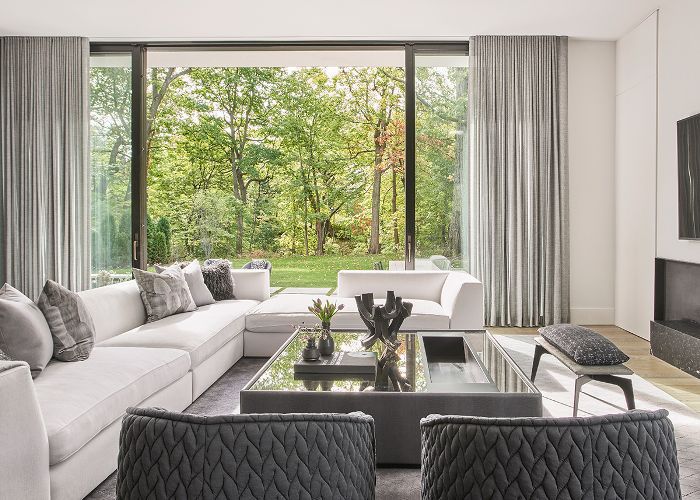 家庭的客厅”class=