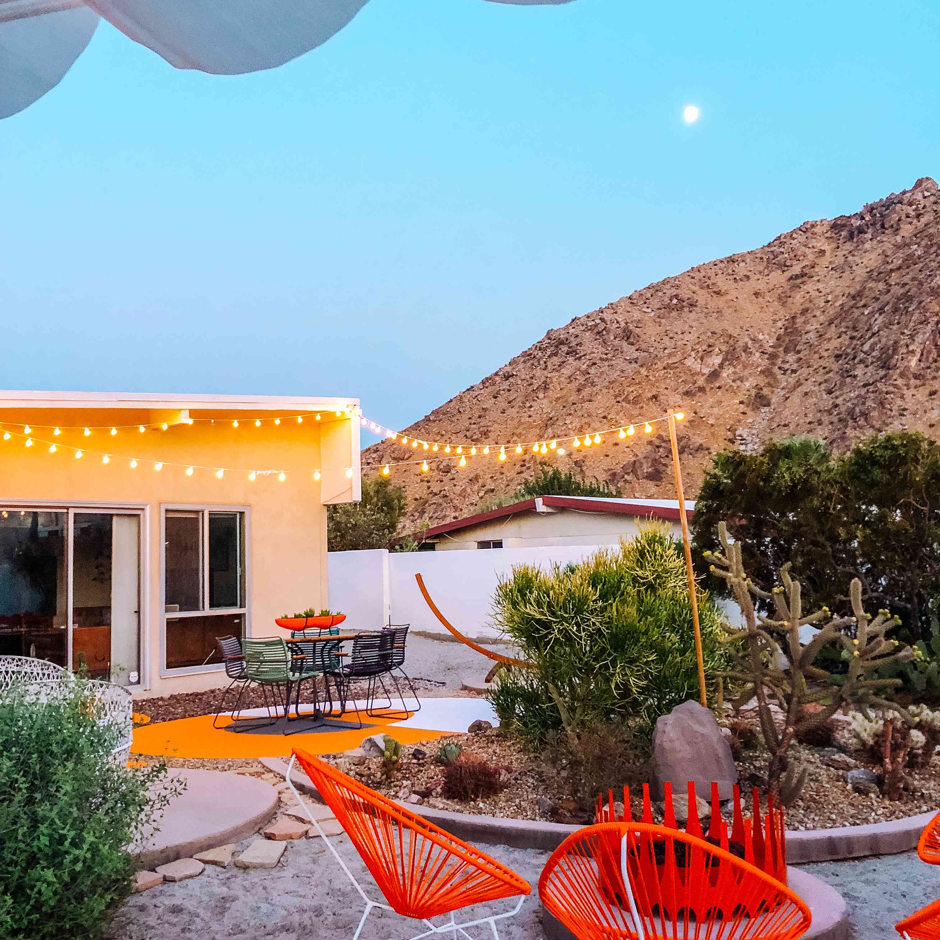 户外庭院与多个空间