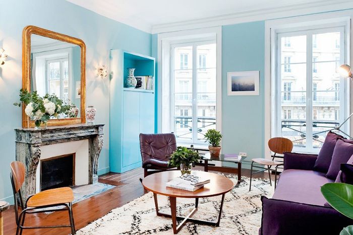 家庭娱乐室的设计理念——蓝色的特色墙