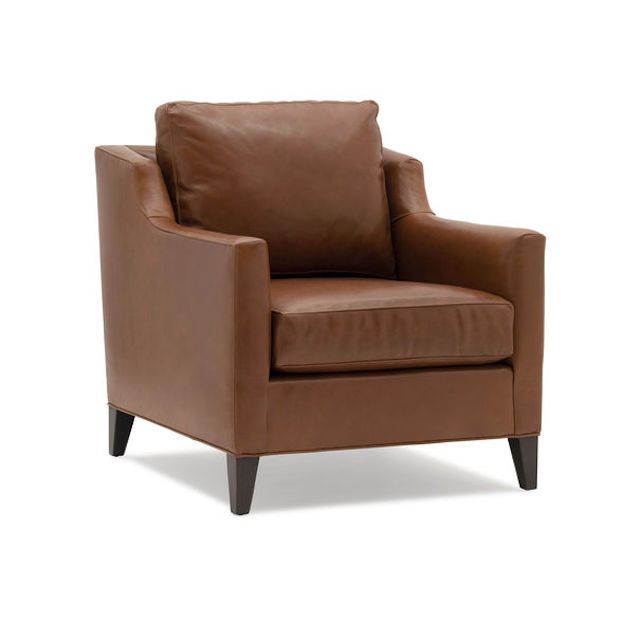 琪琪:没有裙子皮椅