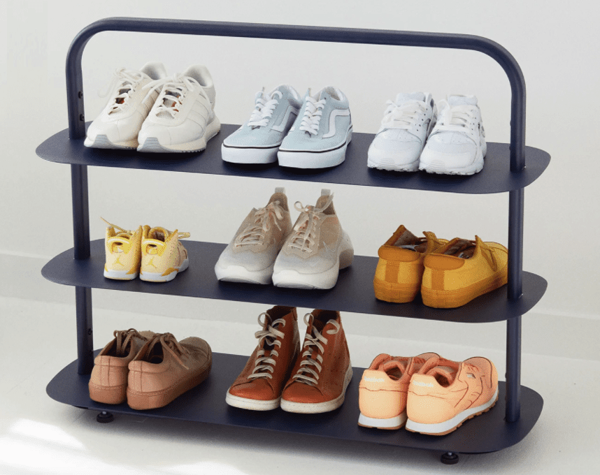 开放空间，入口货架