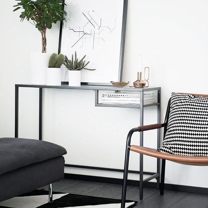 客厅里铺着宜家地毯