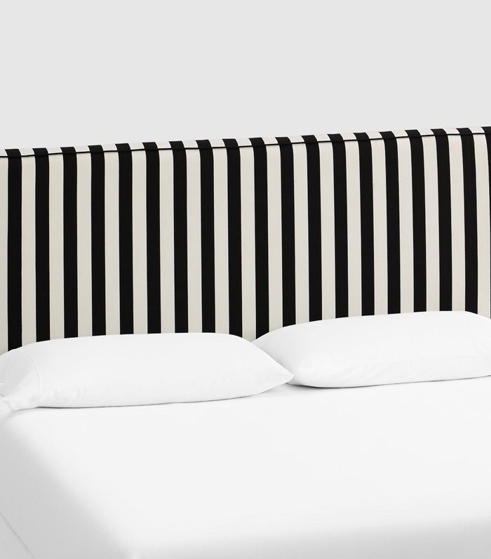 雨棚条纹罗兰软垫床头板:黑色织物-加利福尼亚国王由世界市场加利福尼亚制造