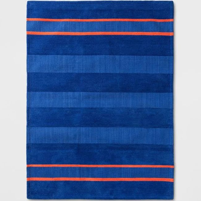 橙色和蓝色条纹地毯