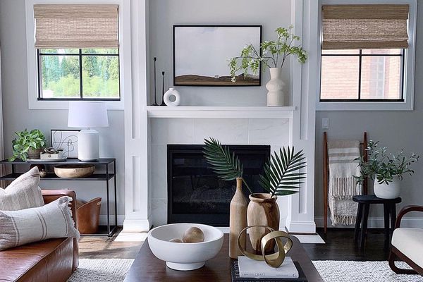 柔和的客厅设计与中性的口音。