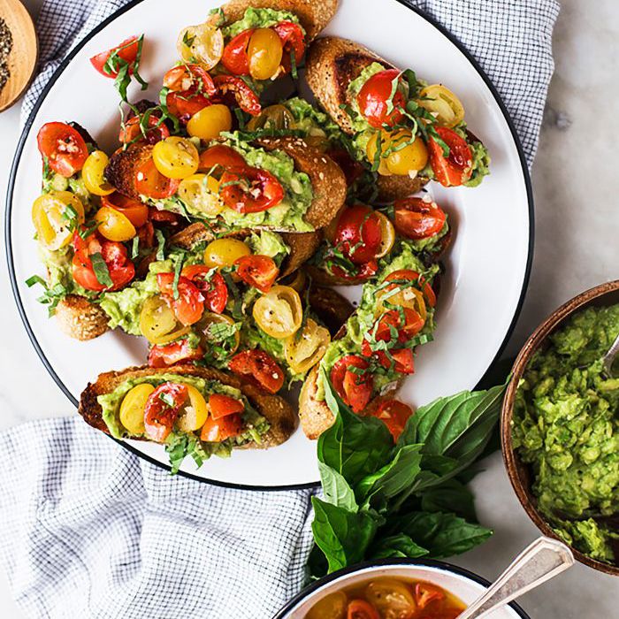 番茄牛油果意式烤面包