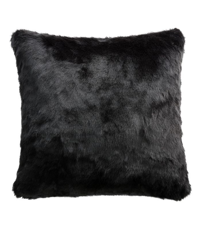 CB2黑色人造毛枕头