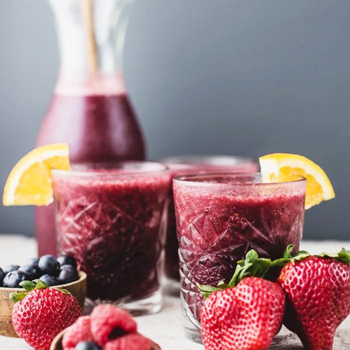 白兰地鸡尾酒-混合经典浆果桑格利亚