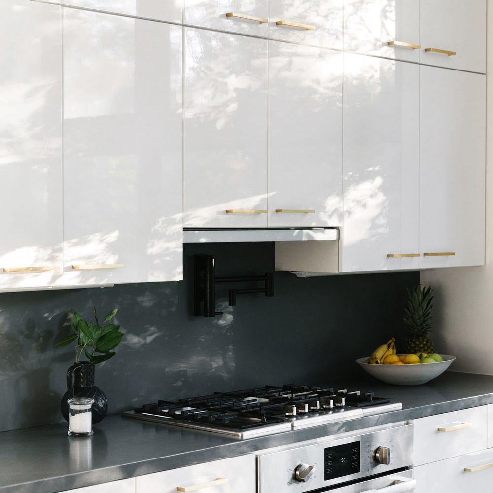 现代厨房的橱柜