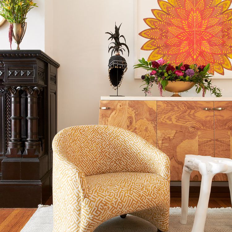 一个折衷的小插曲，对立的家具，似乎永远不会走到一起，这是一个伟大的例子，在设计风险。