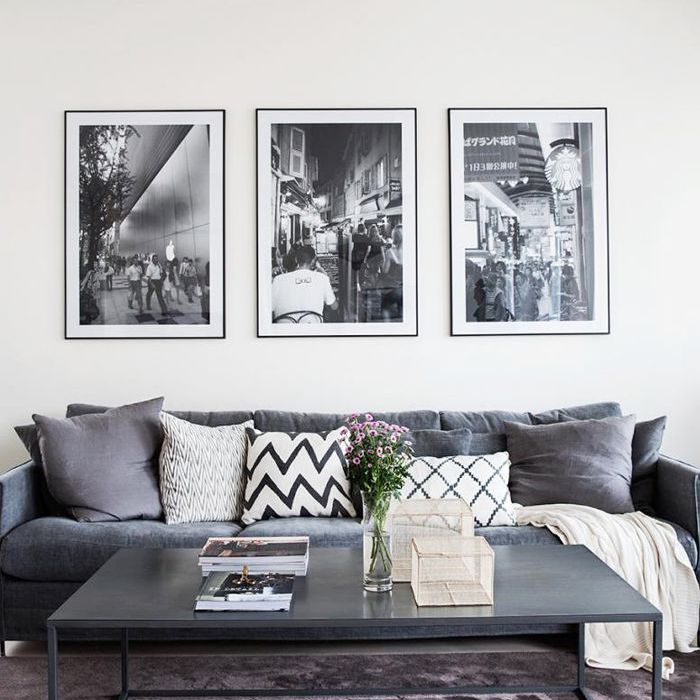 灰色和紫色的客厅