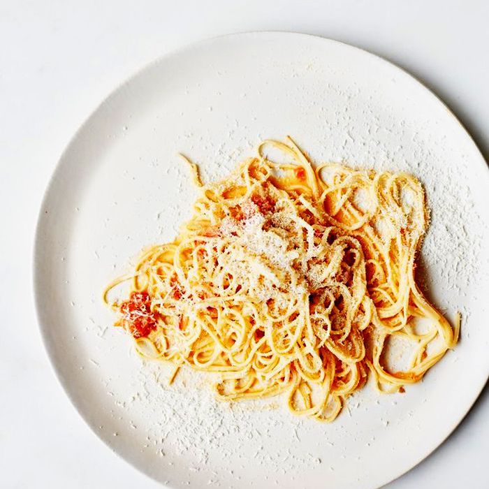 经典的意大利面配番茄糖渍