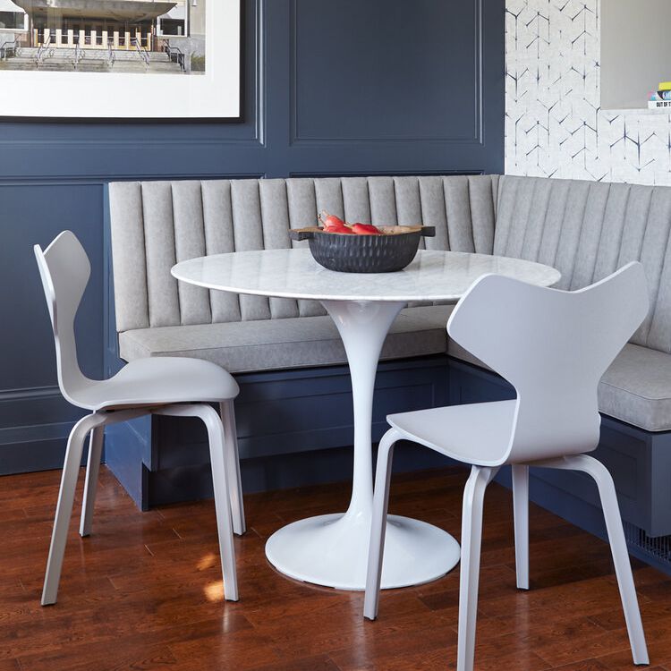 蓝色和灰色早餐角落