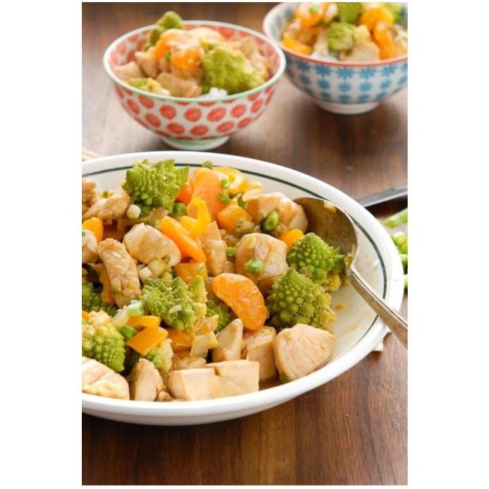 橙色鸡和romenesco混乱油炸物用克莱门特食谱