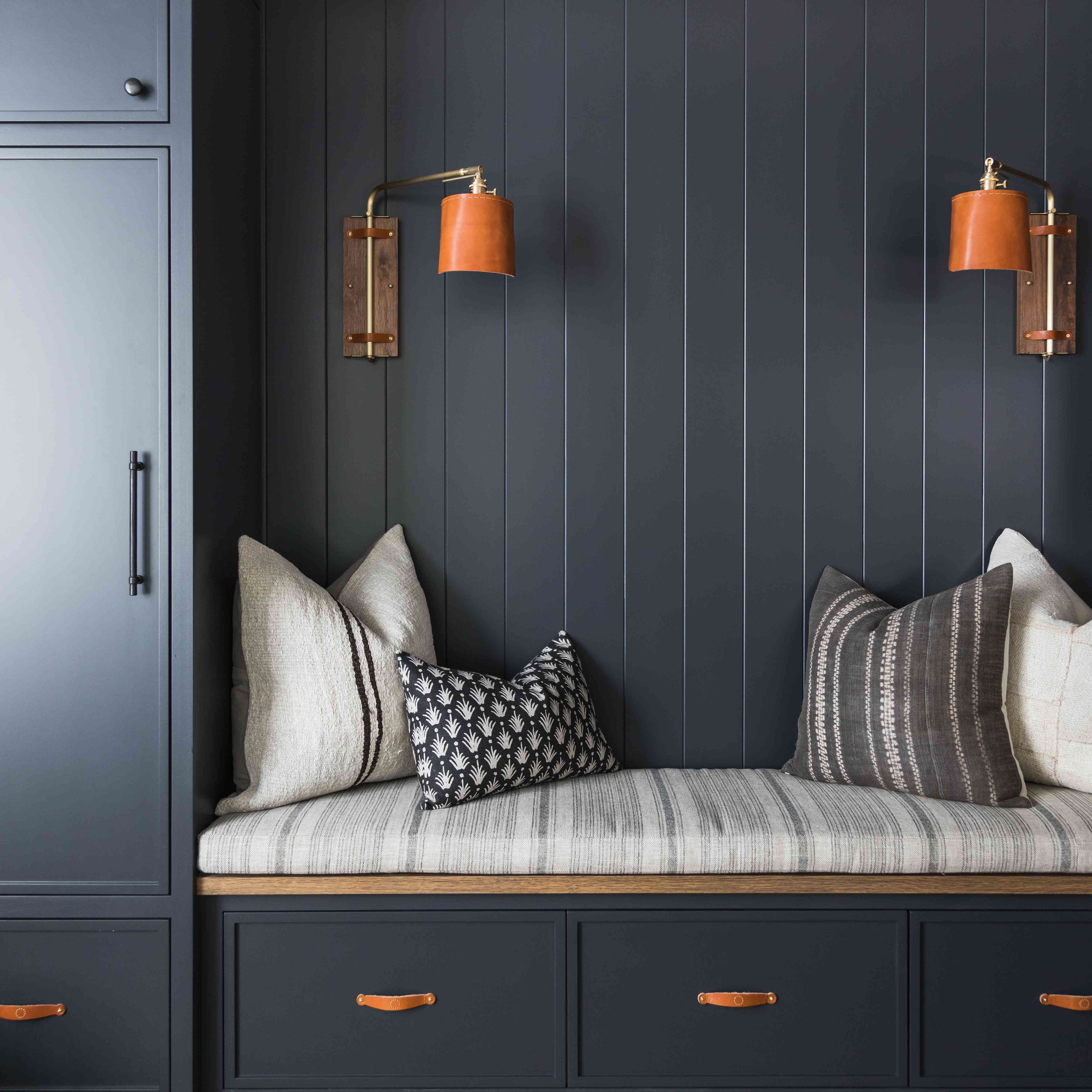 使用海军蓝色的颜色