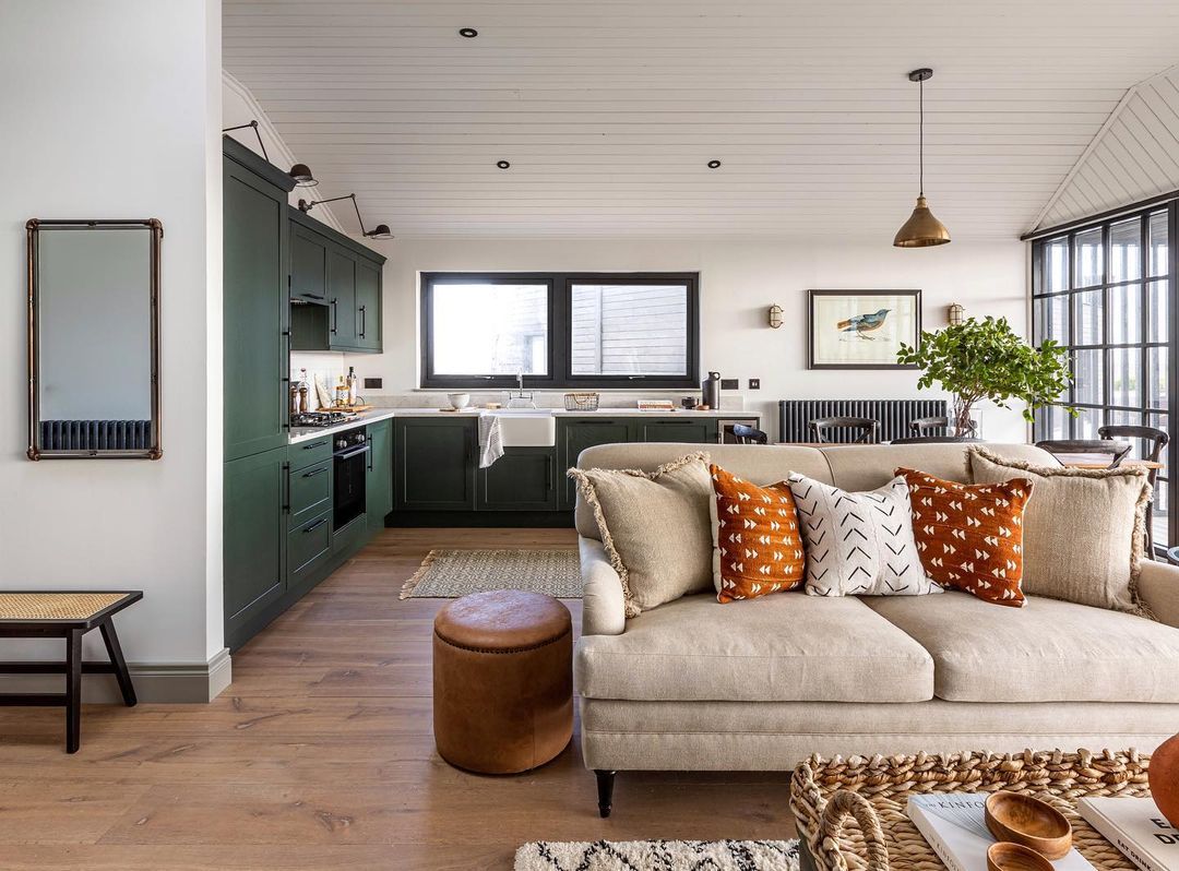 绿色厨房角落里