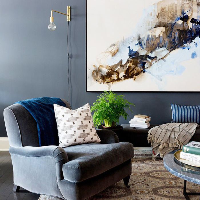 现代客厅与灰墙