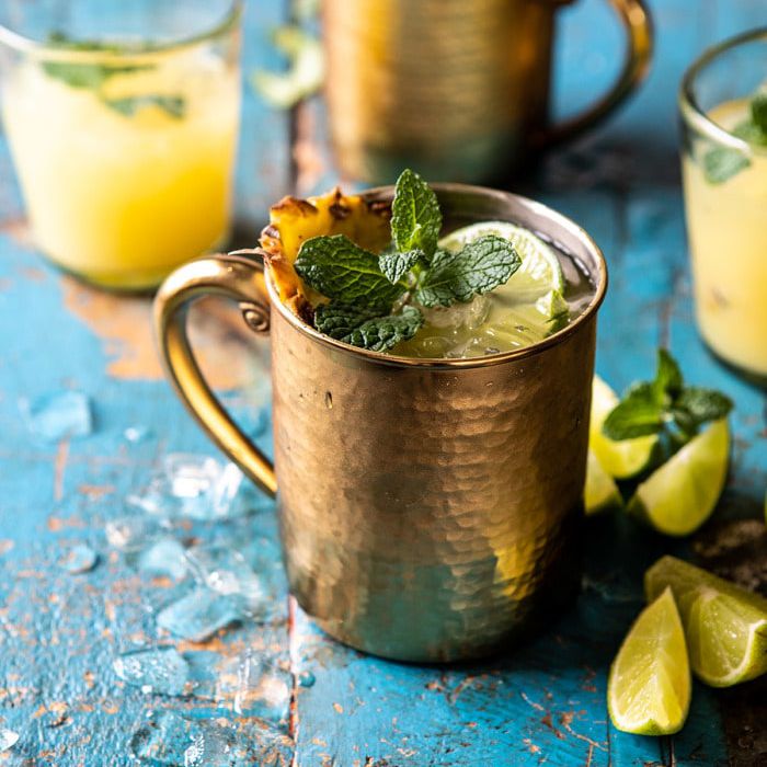 莫斯科的橙子和菠萝骡子。