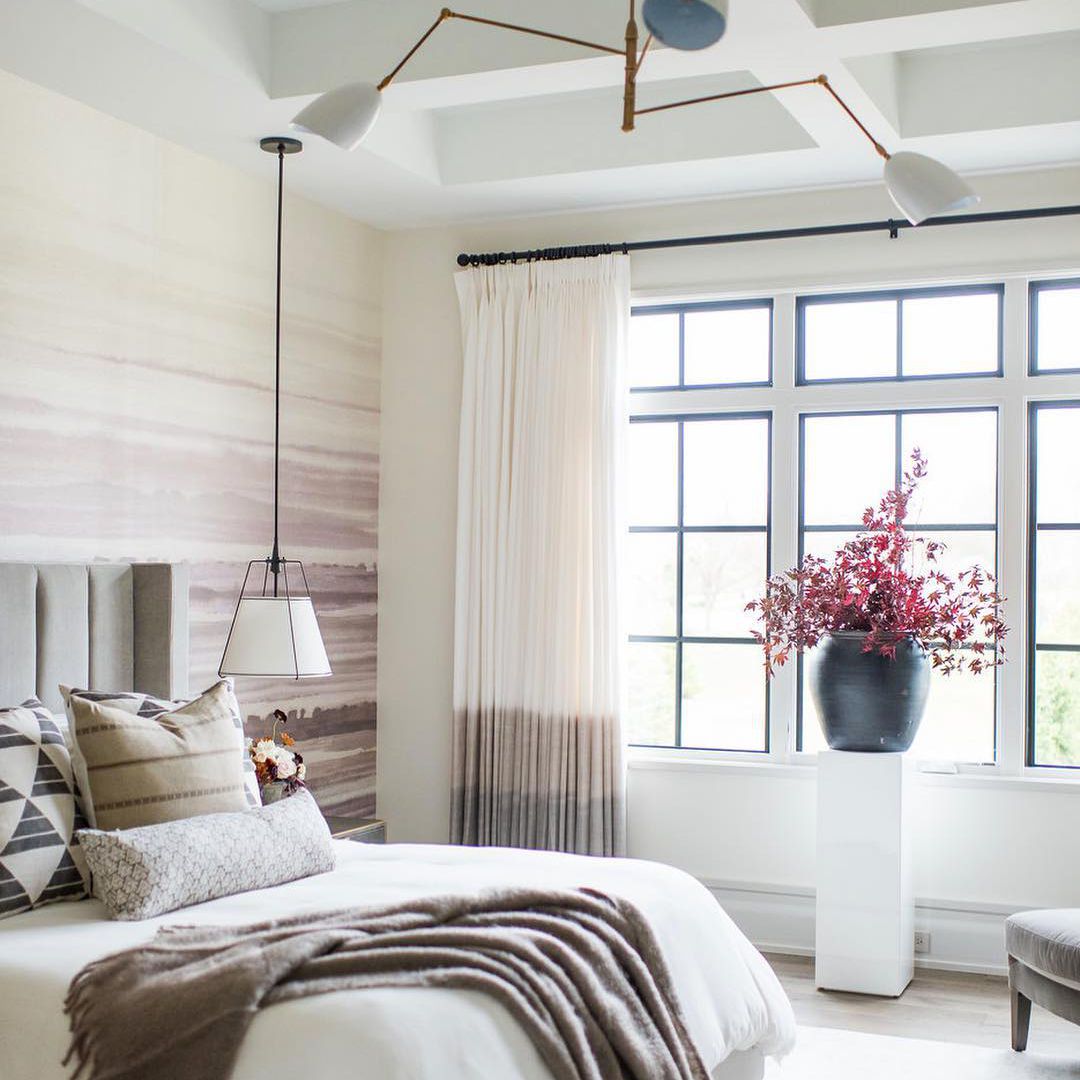 房间有很方便的天花板“class=