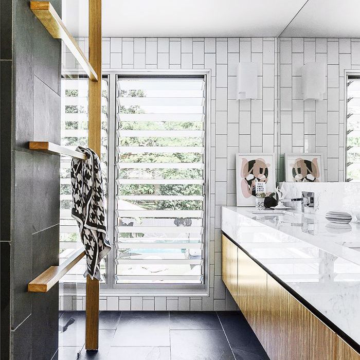 一个中立的浴室