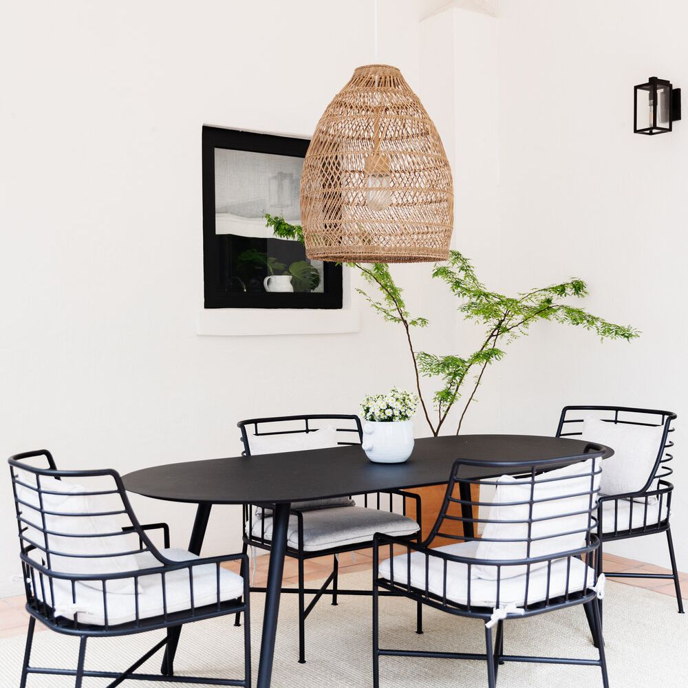 公寓庭院，有吊灯