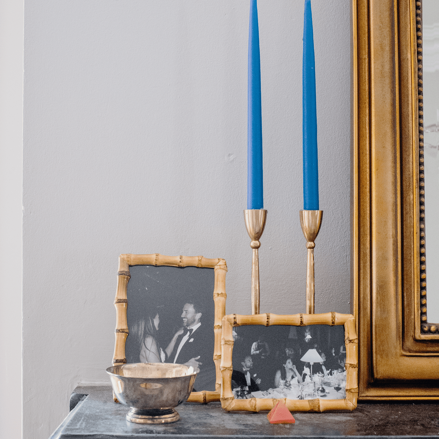 阿曼达·格里利家之旅 - 壁炉与家人的照片和小饰物